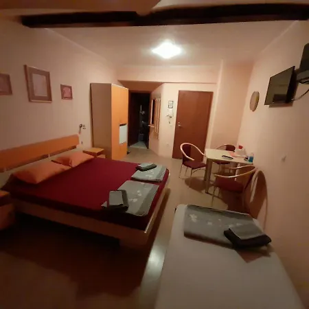 Orange Apartment Ohrid